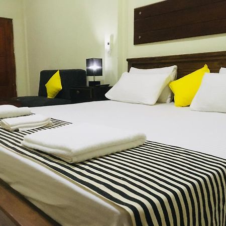 The Max Villa Negombo Exterior foto