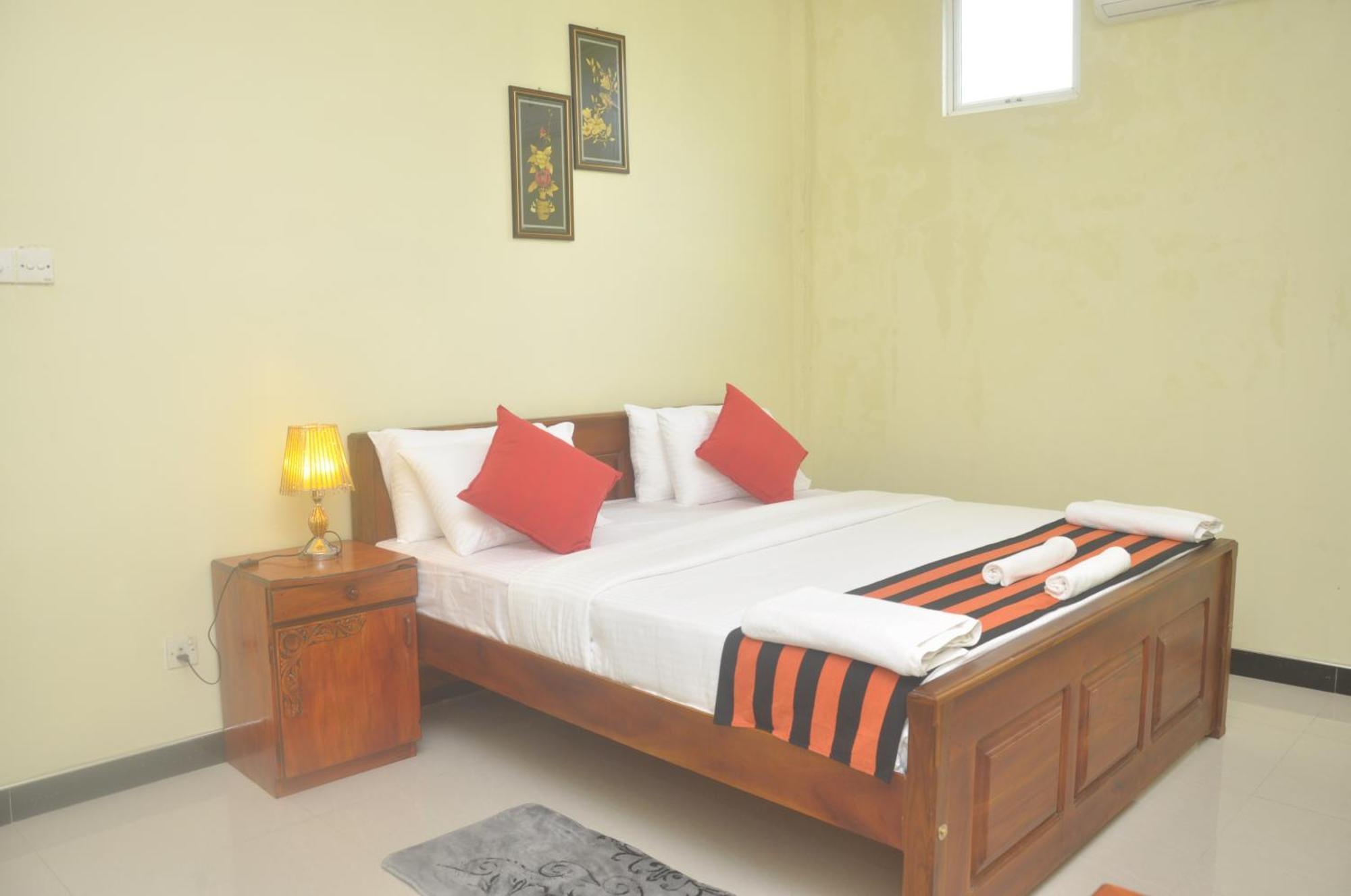 The Max Villa Negombo Exterior foto