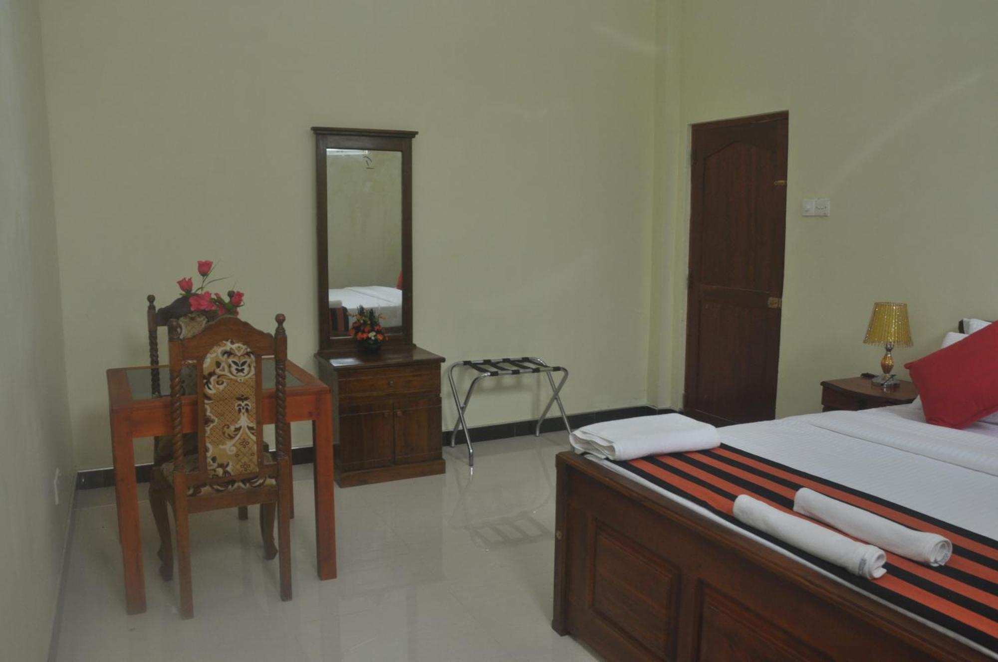 The Max Villa Negombo Exterior foto