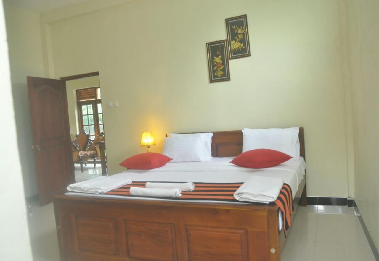The Max Villa Negombo Exterior foto