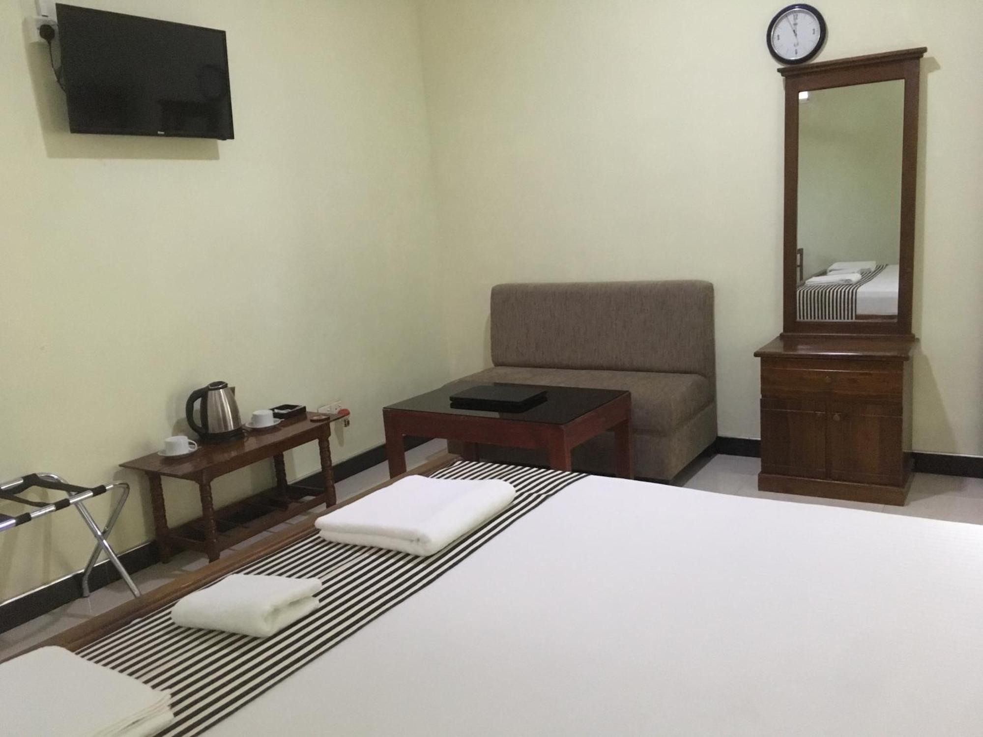 The Max Villa Negombo Exterior foto