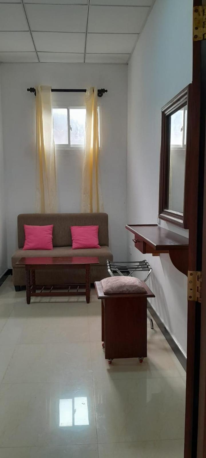 The Max Villa Negombo Quarto foto