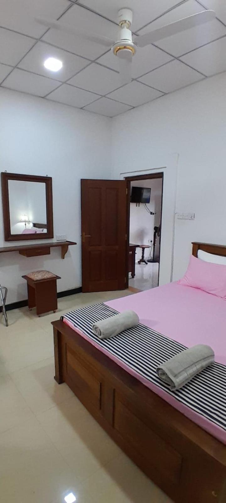 The Max Villa Negombo Quarto foto